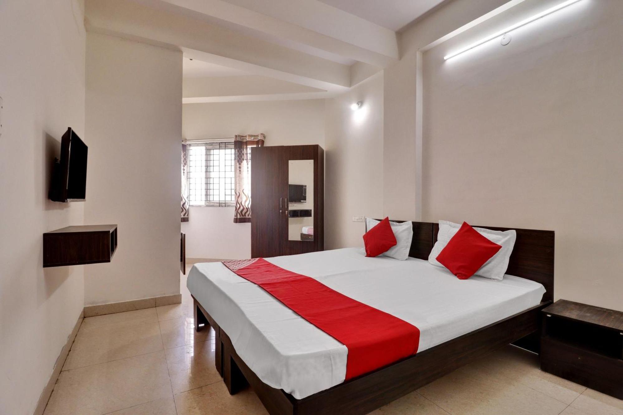 Hotel Millennium Comfort Bangalore Exterior foto